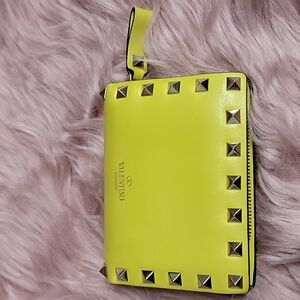 Authentic Valentino Garavani Rockstud Leather wallet - Preloved